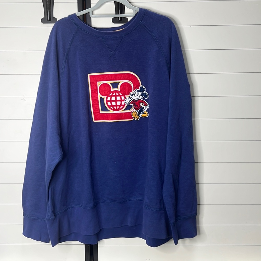 Vintage 90s Disney Park felt Disney Logo and Mickey sweatshirt size XXL